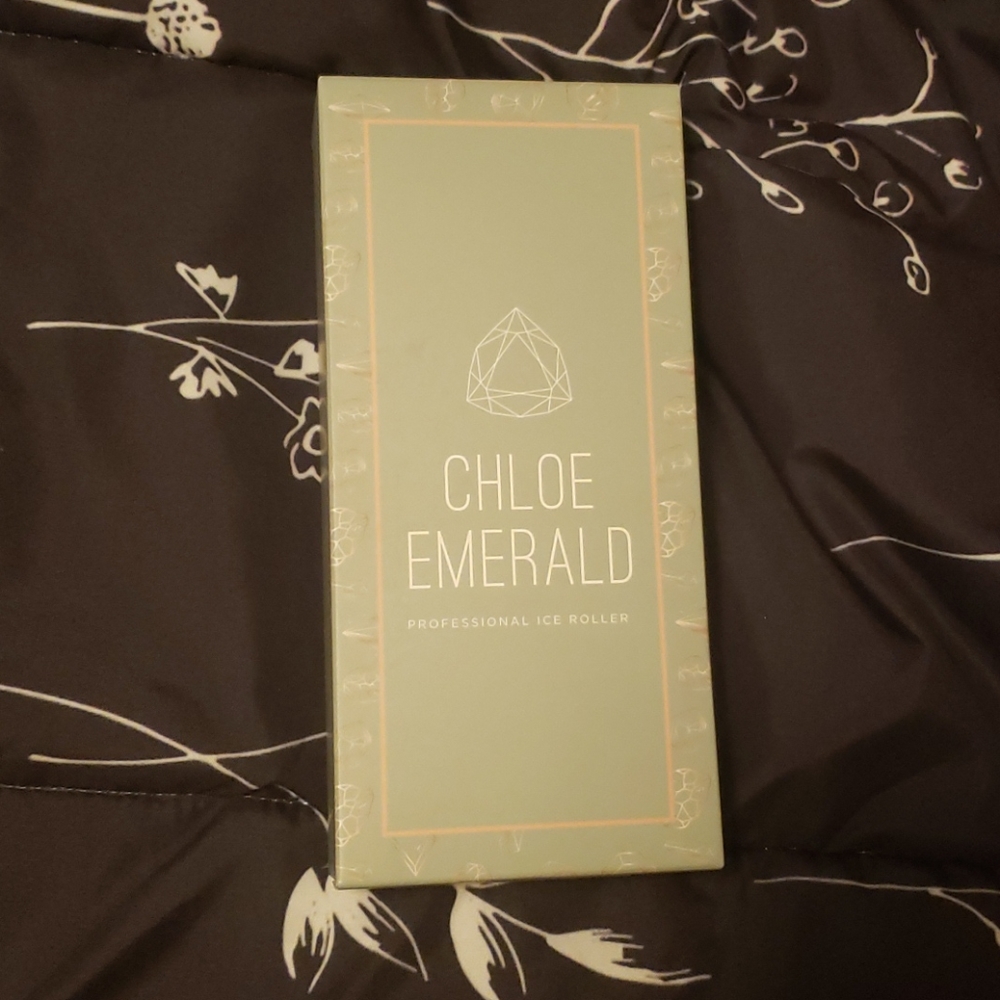 Chloe Emerald professional Ice Roller